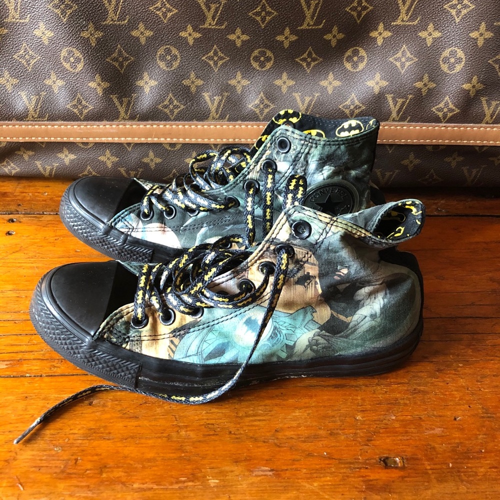 DC Comics Chuck Taylor - Picture 3 of 5
